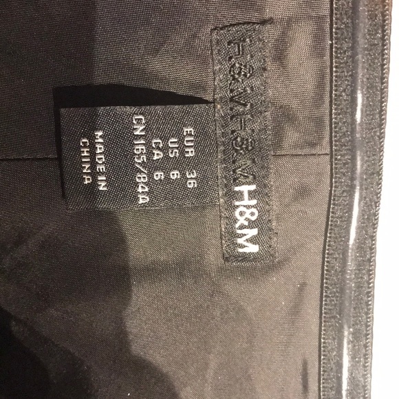 Black satin finish corset - Picture 2 of 4